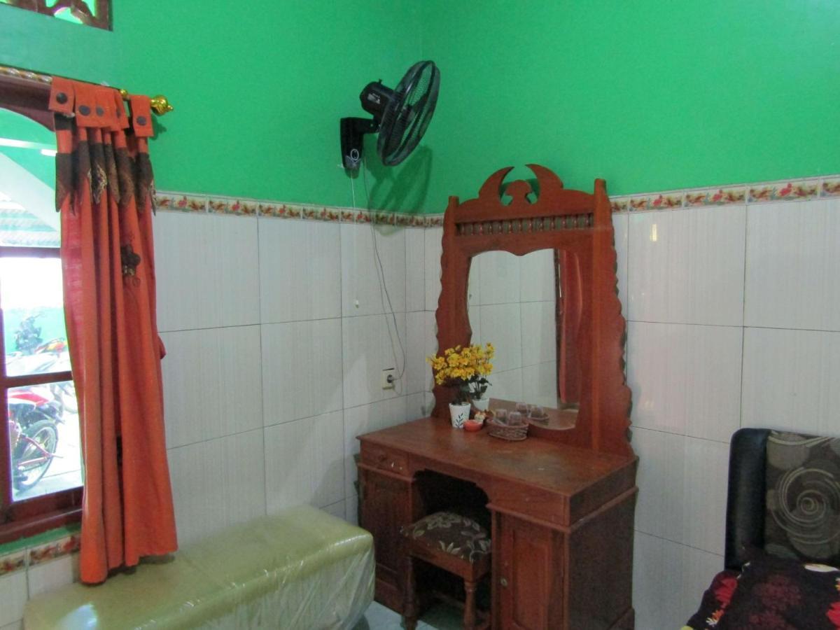 Losmen Kinasih Puncak & Gazebo Pandang Bantul Kültér fotó